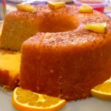 طريقة عمل كيكة البرتقال الهشة والطرية بطعم لذيذ