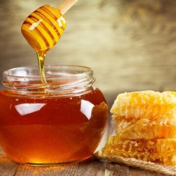العسل كنز في بيتك لن تستغني عنه بعد اليوم فهو علاج فعال لجميع الأمراض