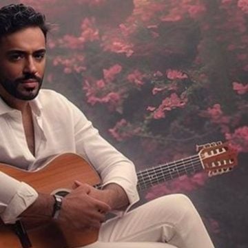 بعد تصدر ألبوم “خليني أشوفك” قوائم أفضل أغاني العام رامي جمال يشارك متابعيه نجاحه