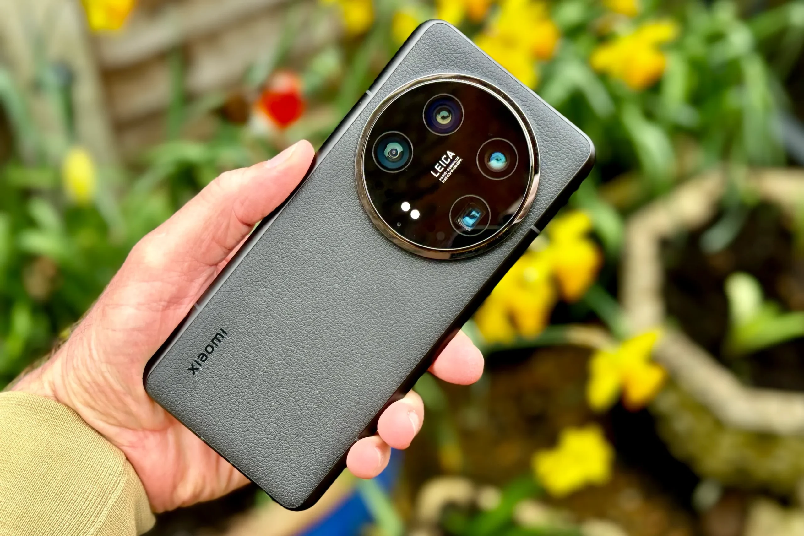 أقوى كاميرا في العالم.. مواصفات وسعر هاتف شاومي الخرافي Xiaomi 14 Ultra