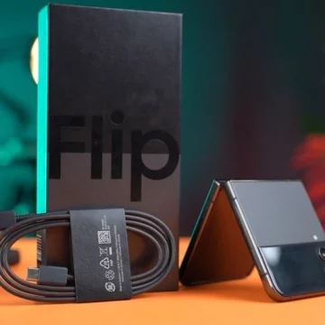 سامسونج تطلق ثورة الهواتف الذكية: هاتف Galaxy Z Flip 4 القابل للطي بسعر منافس!